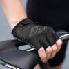 santic bart gloves action.jpeg