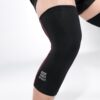 santic daren winter knee pads black action.jpeg