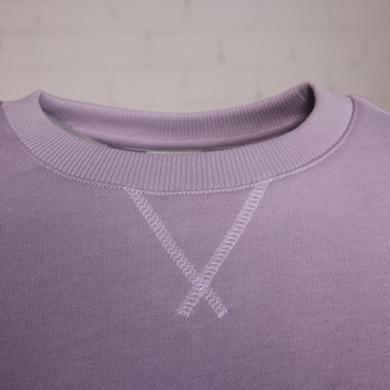 Sweater Unisex P-Joe D. in Violett, Detailansicht 23